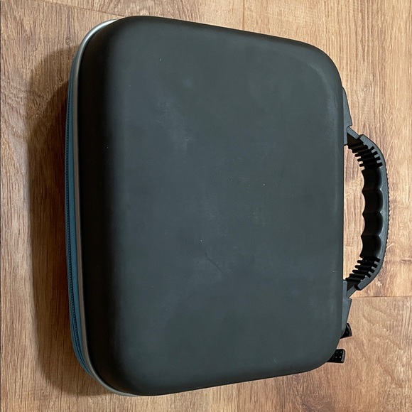 Young Living Black Essential Oil Case with Blue Zipper - Picture 6 of 7